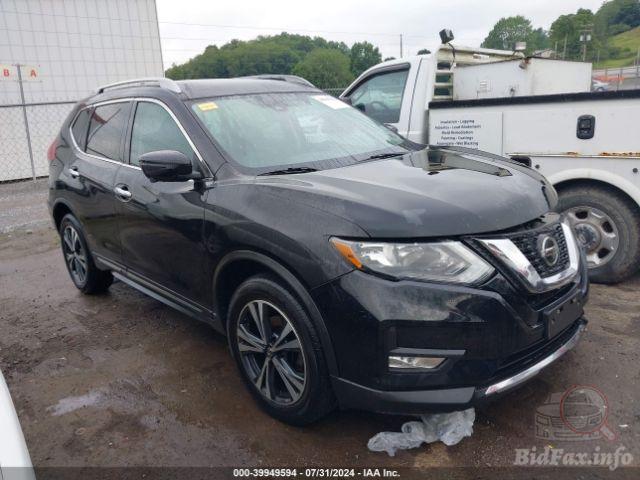 2017 NISSAN ROGUE