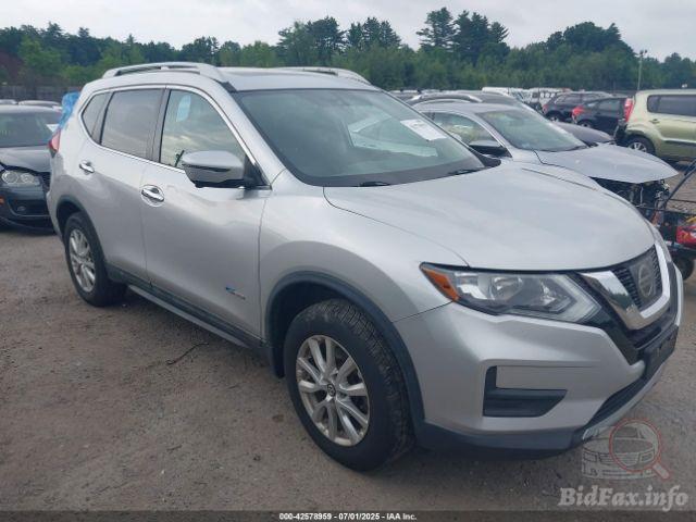 2017 NISSAN ROGUE